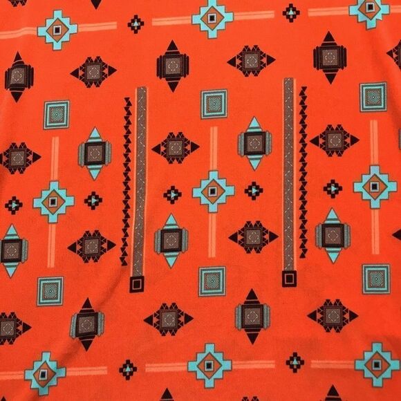 Stunning LuLaRoe Irma Tunic - Picture 4 of 7
